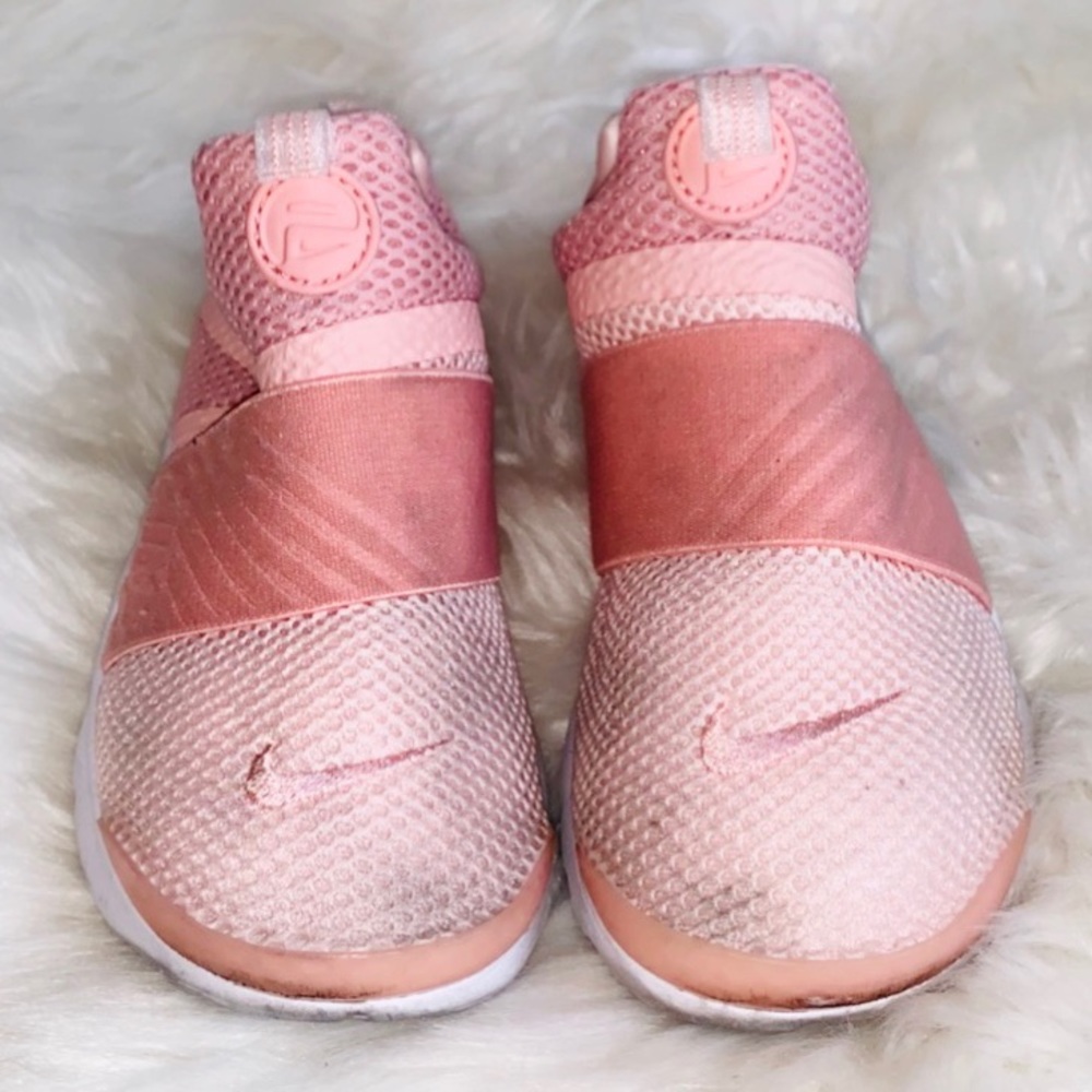 girls size 12 peach nike presto